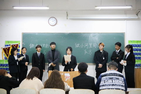 酒店管理學院舉辦“唇槍舌劍，誰語爭鋒”新生辯論賽